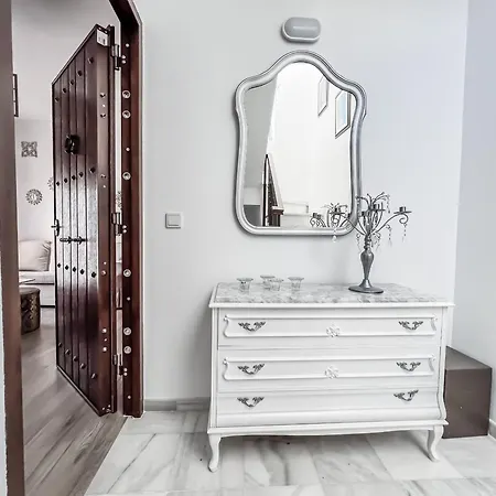 Cd-1382 Two Bedroom With Terrace Apartment *