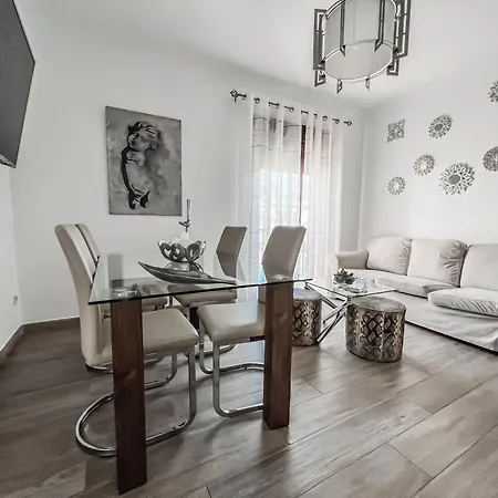 Cd-1382 Two Bedroom With Terrace Apartment *