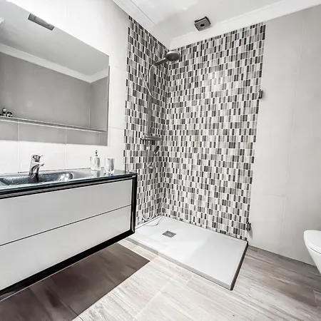 Cd-1382 Two Bedroom With Terrace Apartment